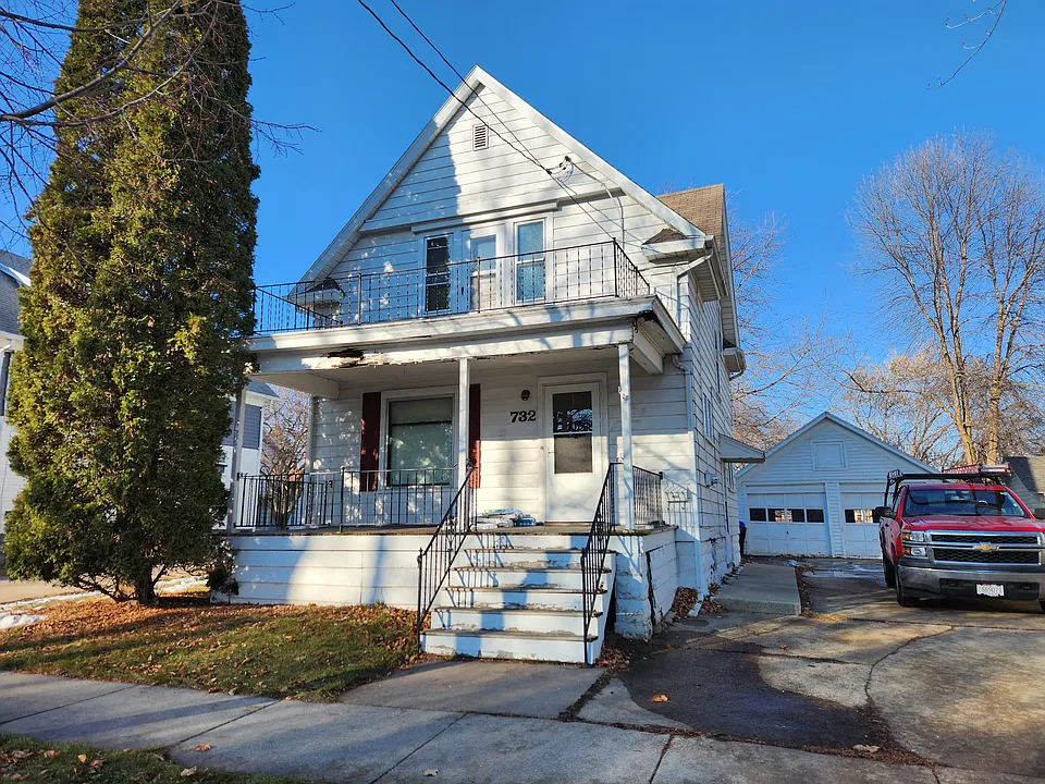 732 W Spencer St