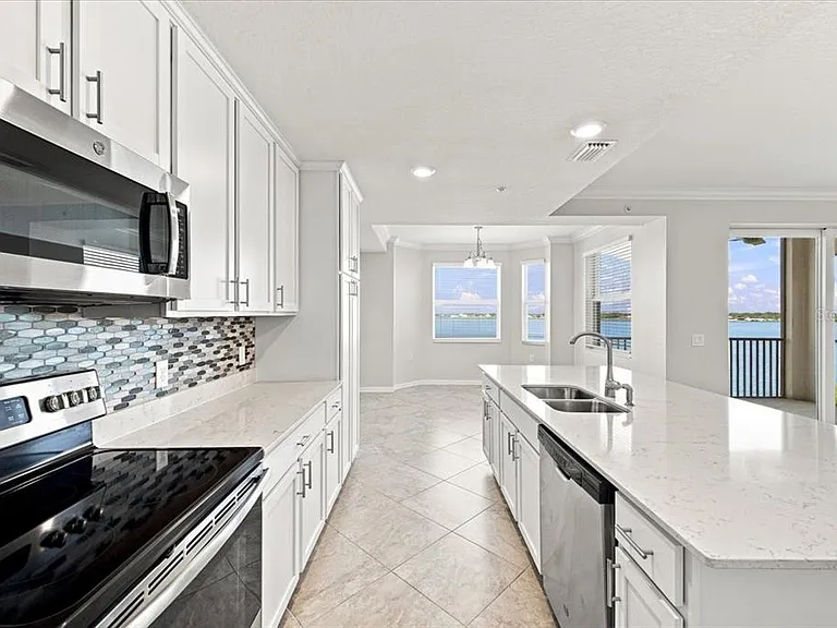 920 Tidewater Shores Loop #307 — Photo 4