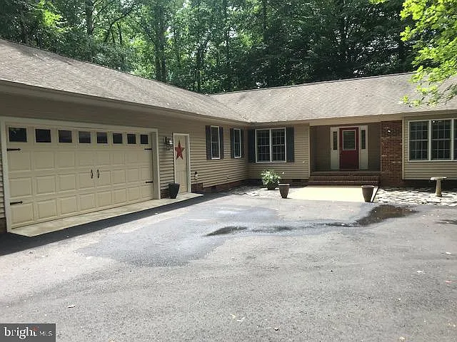 111 Edgemont Cir photo 1