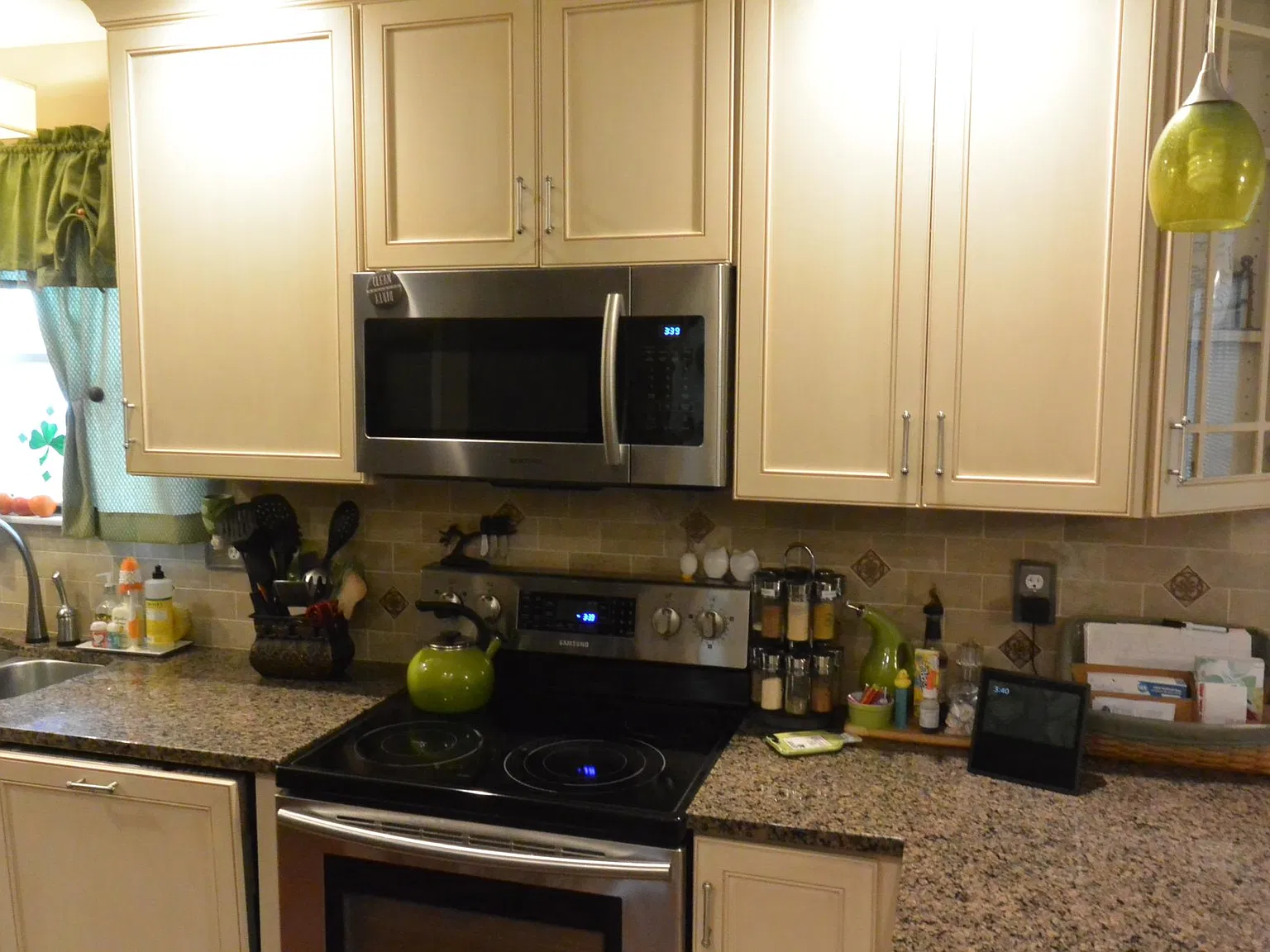 3 bed, 1346 sqft, $2,350 — Photo 3