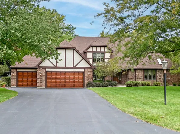 2120 Blue Heron DRIVE, Delavan, WI 53115