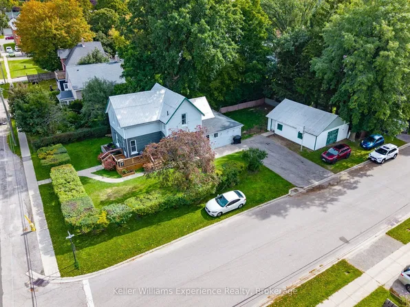 17 Stone St, Springwater, ON L0L 1P0