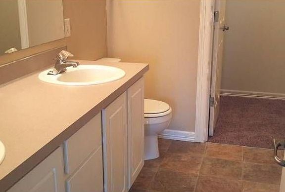 Master bath and walk-in c