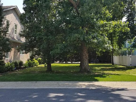 4th image of 503 Jones Ln
