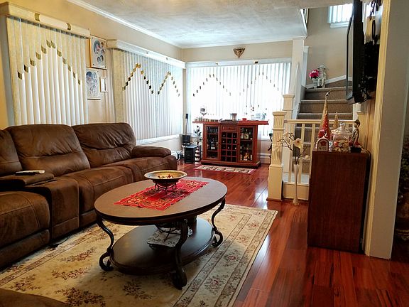 2nd image of 9350 205th St