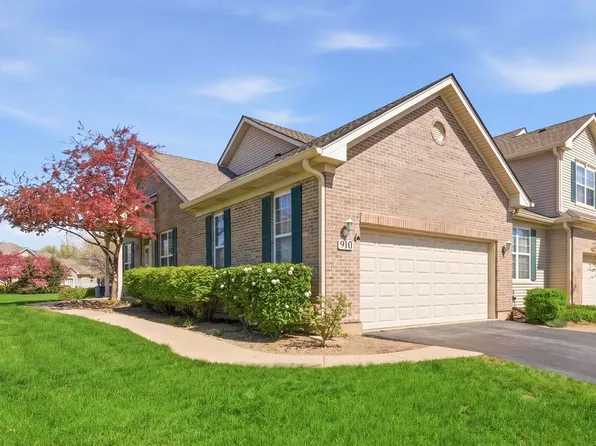 910 Oak Ridge Blvd, Elgin, IL 60120