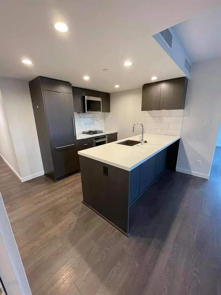 3 bed, 950 sqft, $3,700 — Photo 4