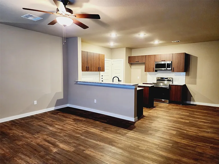 9836 Grosbeak Ln — Photo 5