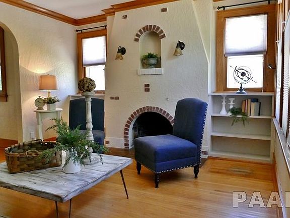 5th image of 610 W Melbourne Ave