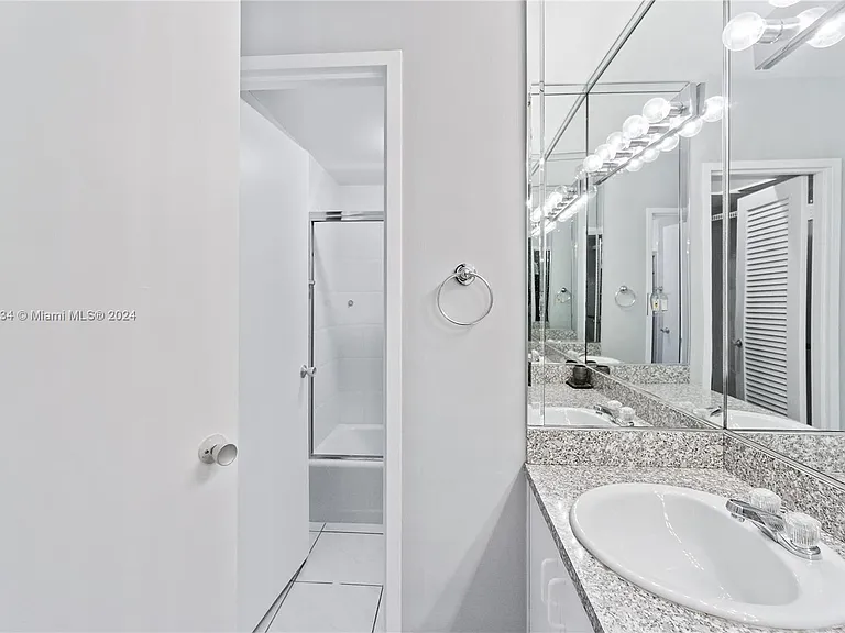 100 Lincoln Rd #1016 — Photo 12