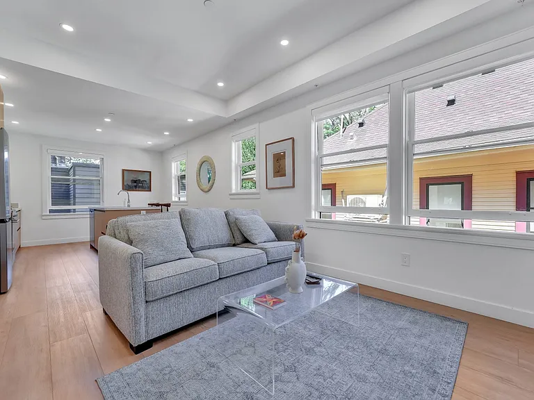 957 Nicola St #202 — Photo 15