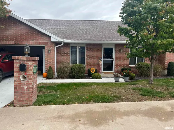 107 Waterford Dr W, Quincy, IL 62305