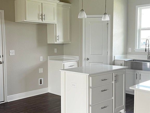 4th image of 2303 Habersham Ln