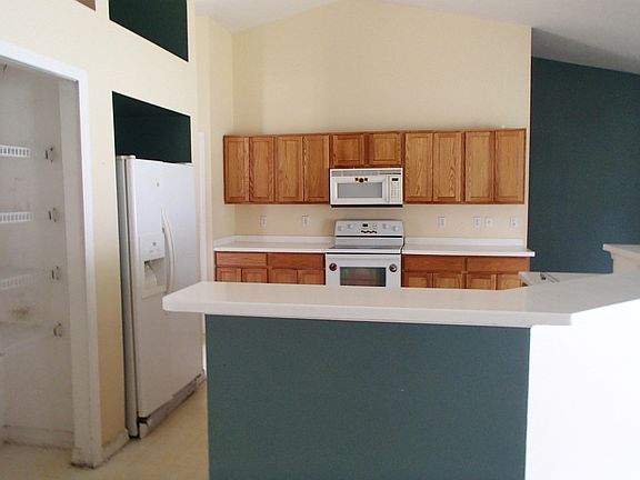 5th image of 1456 SE Odonnell Lane