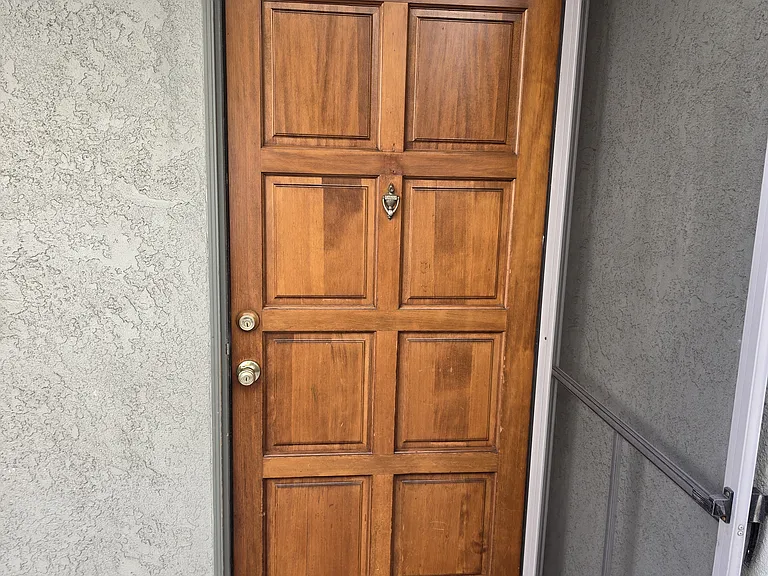 533 E Verdugo Ave — Photo 5