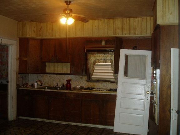 2nd image of 3705 Avenue N 1/2