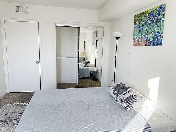 2nd image of 1539 Beloit Ave #Penthouse Y-2