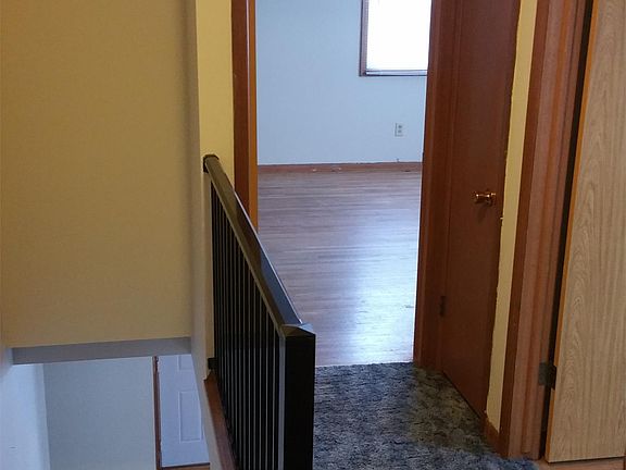 5th image of 1229B East Ave S