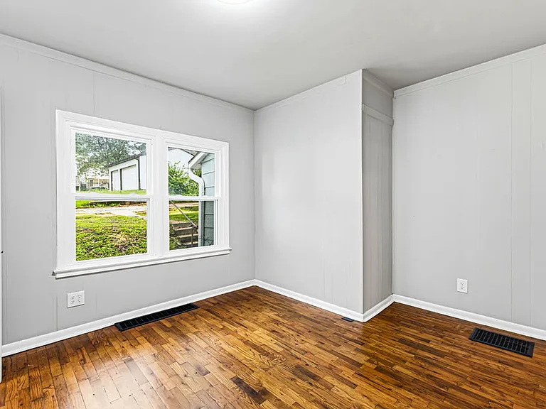 2911 Felix St — Photo 15