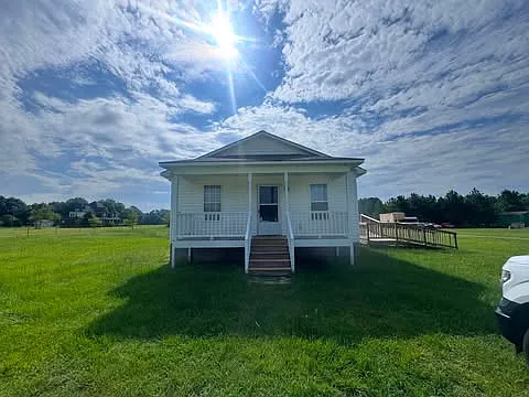 720 Thorne Rd — Photo 1