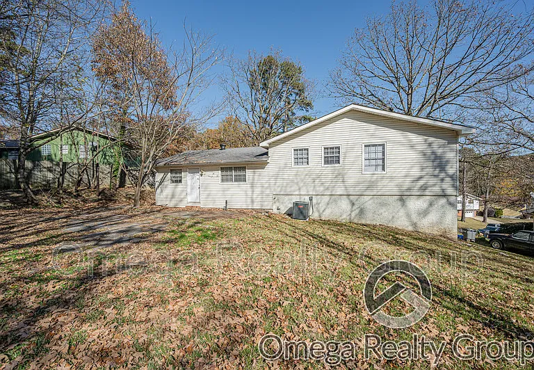 504 Roselle Ln — Photo 31