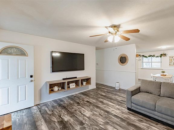 5th image of 2116 Kingsford Dr