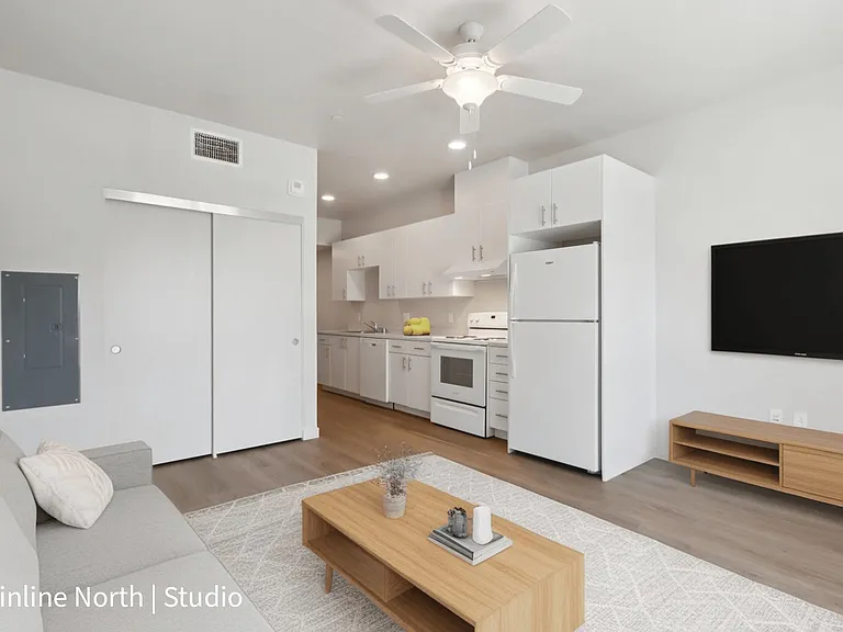 Mainline North Apartments - Santa Clara, CA — Photo 15