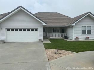 28201 Braeburn Pl, Tehachapi, CA 93561