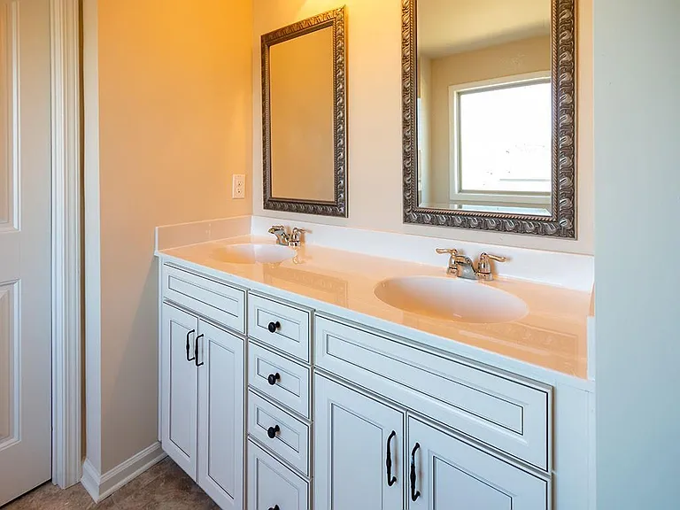 4125 Cordova Ln — Photo 36