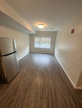 4th image of 135 Waterman Ave #11