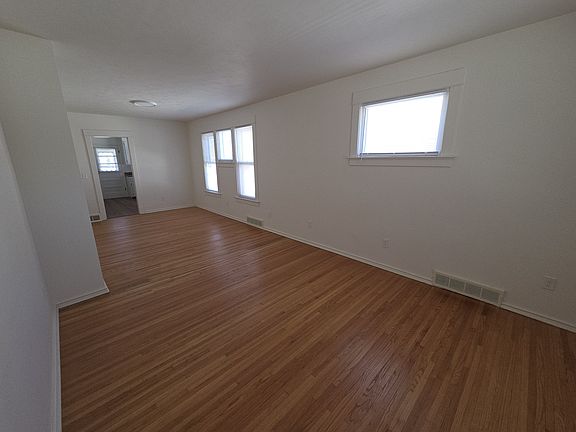 5th image of 2636 Poplar St #1