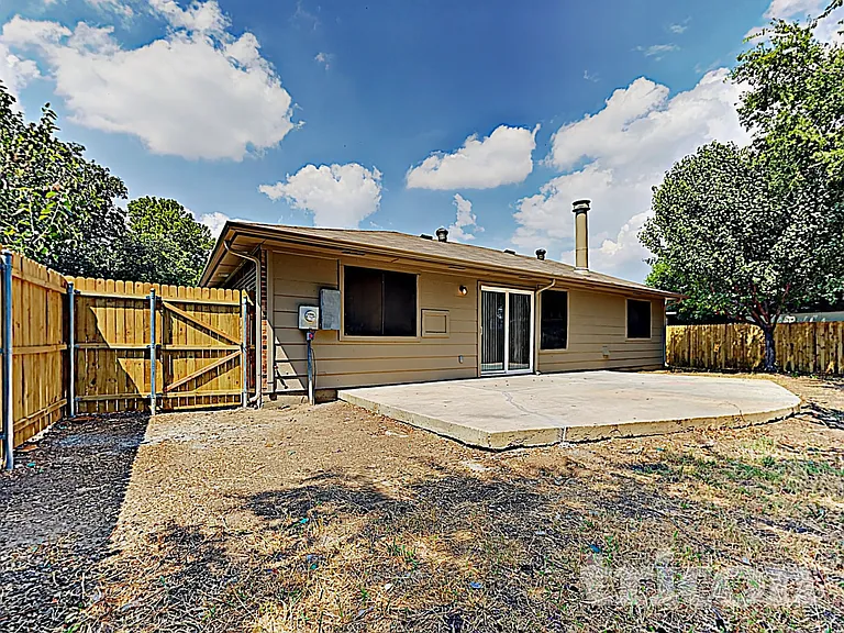 2537 Rialto Way — Photo 17