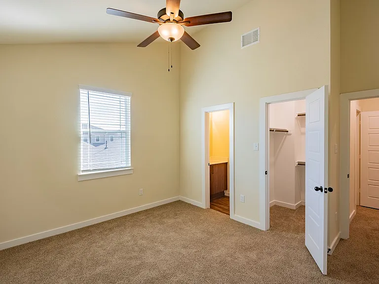 713 Wheatfield Dr — Photo 12