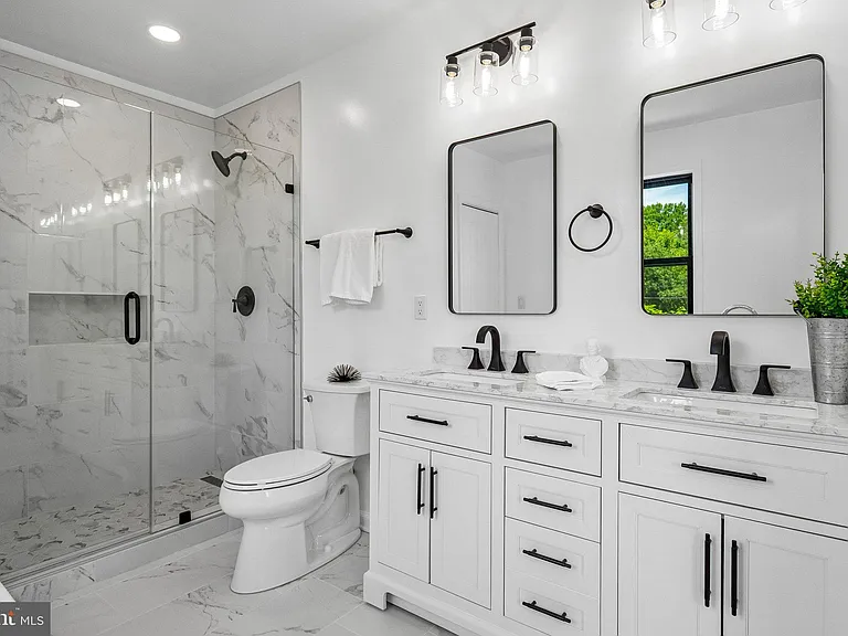 3108 Adams St NE — Photo 17