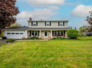 6 Whippletree Rd, Fairport, NY 14450