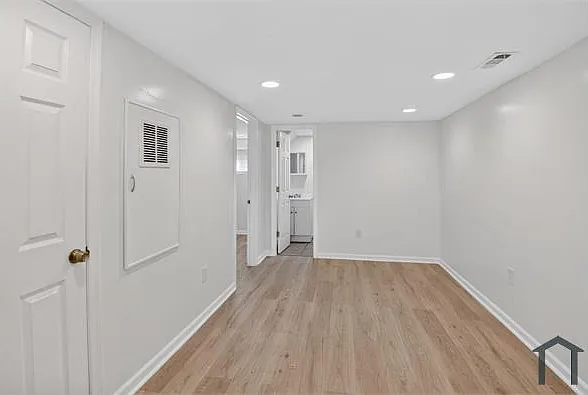141 Uhland Ter NE #B — Photo 7