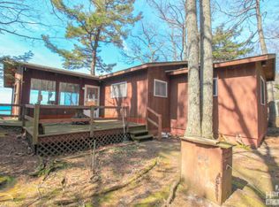 11761 S Valley Rd, Montague, MI 49437