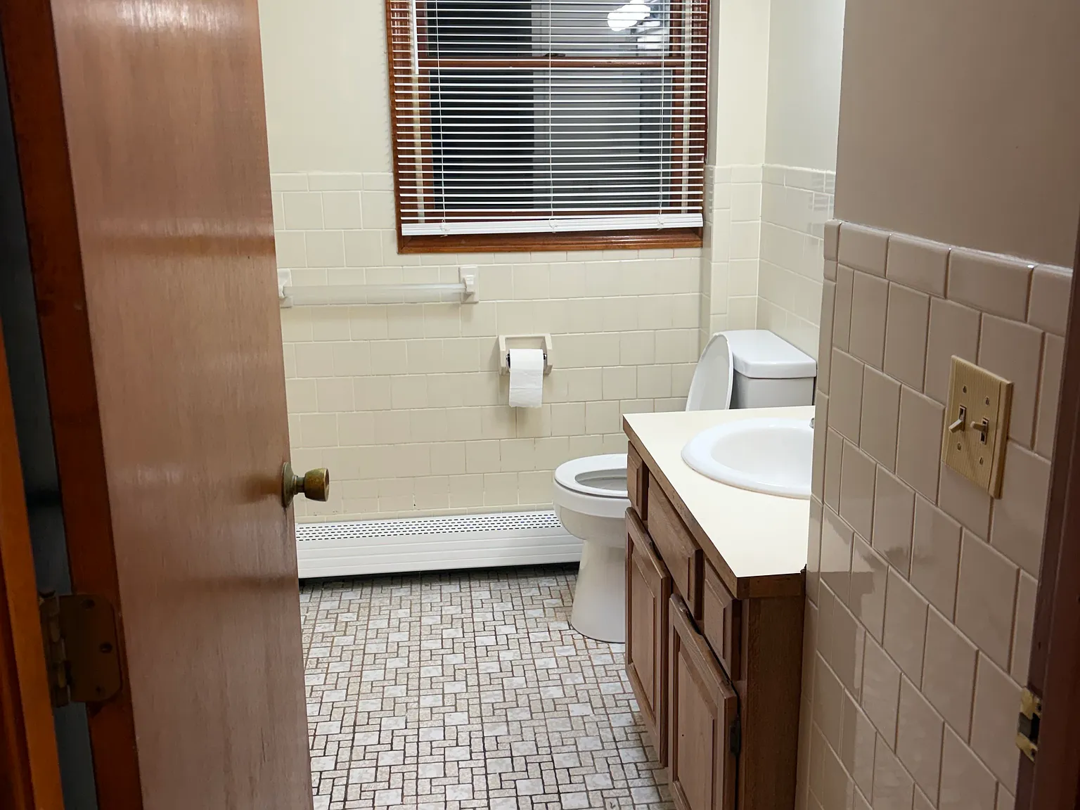 2 bed, $1,900 — Photo 4