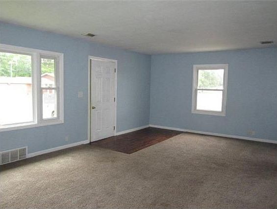 2nd image of 208 S Park Lane Dr