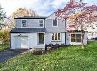 18 University Dr, Natick, MA 01760