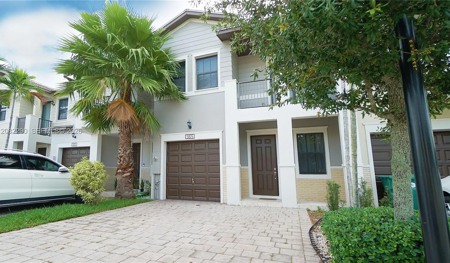 Doral Cay — Photo 1