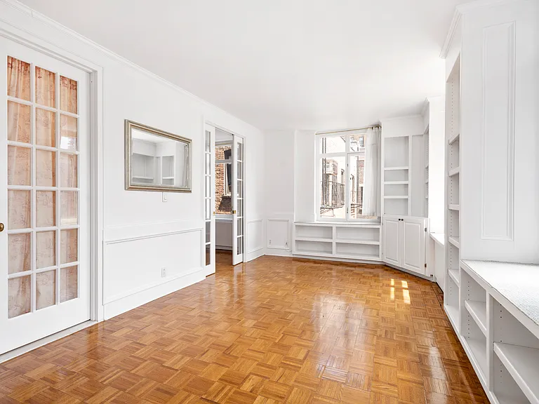 222 Riverside Dr #7F — Photo 2