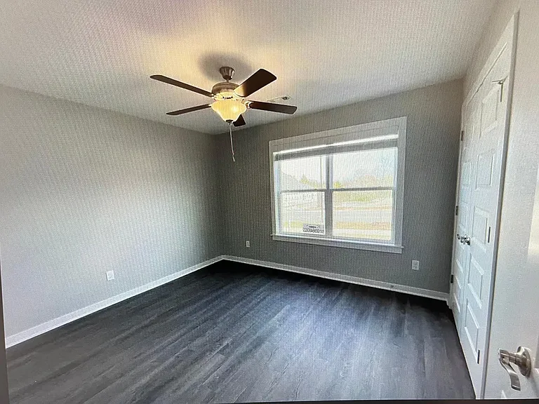 1563 N Pershing St — Photo 3