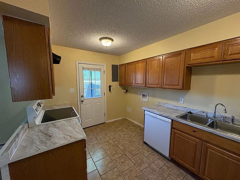407 Loma Linda Dr — Photo 16