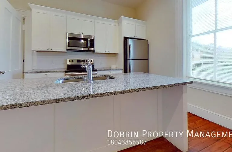 505 W Marshall St — Photo 2
