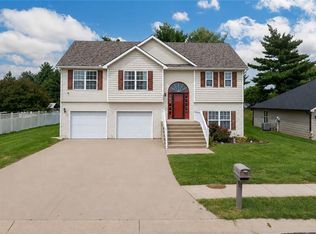 2603 Meadow Ridge Dr, Saint Joseph, MO 64504