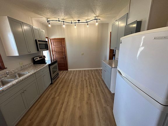 2nd image of 2704 College St #B