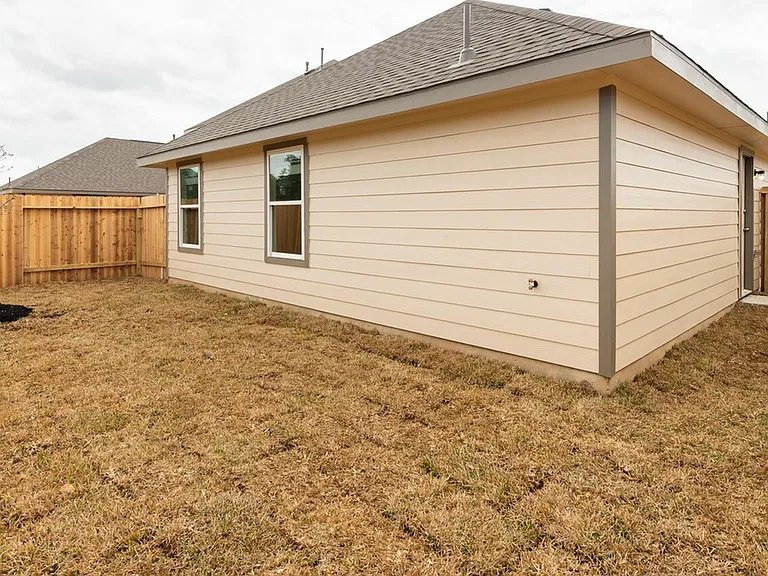 2307 E Chunk Dr — Photo 5