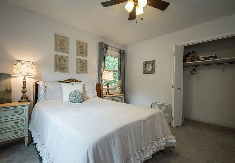 281 Rhodes Dr — Photo 19