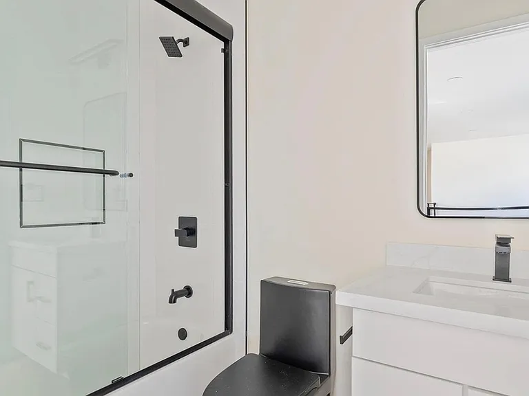 3622 E Clarendon Ave — Photo 25